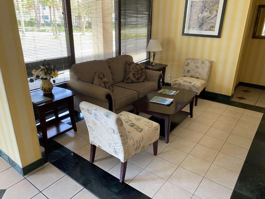 SureStay Hotel by Best Western Fort Pierce Main image 2